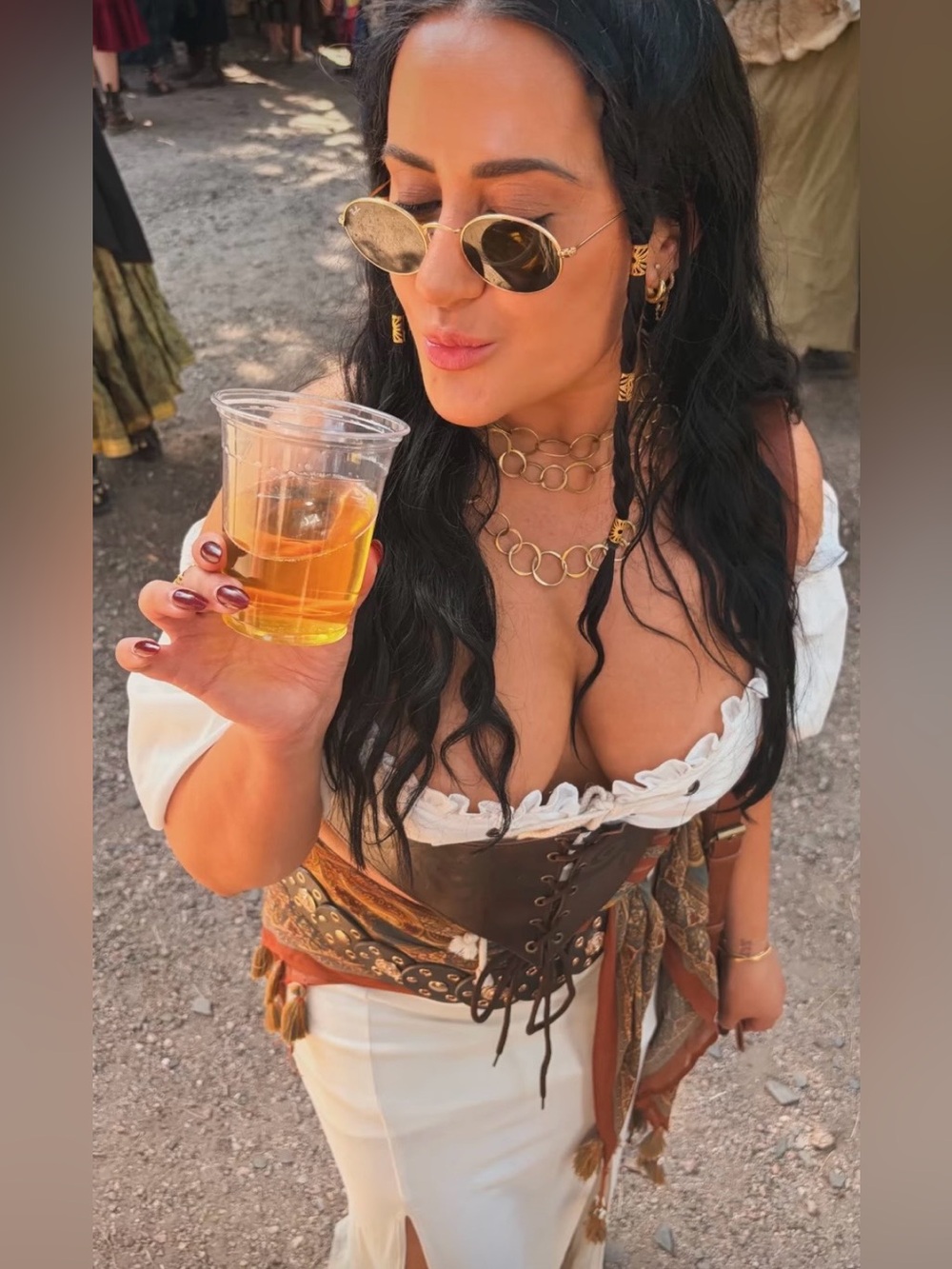 Renaissance outfit View 3